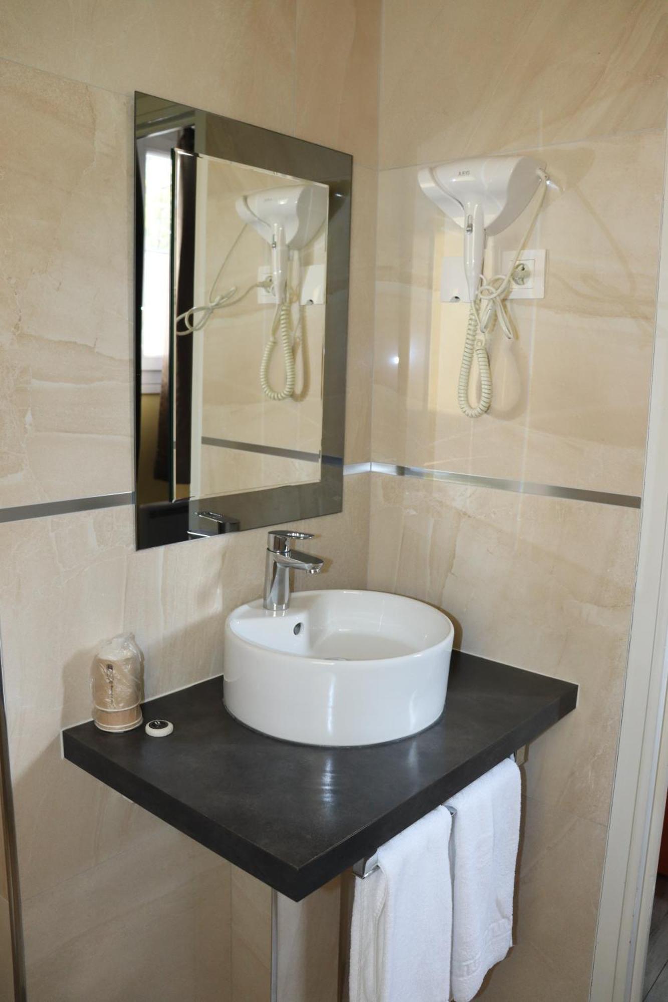 Hotel De France Boulogne-Billancourt Ngoại thất bức ảnh
